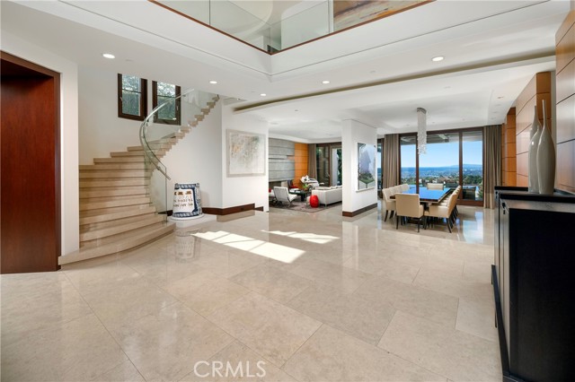 9 Sailcrest, Newport Coast CA: https://media.crmls.org/medias/805103c5-d91b-44a8-83f6-1867e3ac7838.jpg