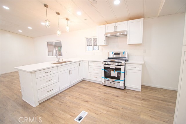 Detail Gallery Image 3 of 26 For 3524 E Avenue R #202,  Palmdale,  CA 93550 - 3 Beds | 2 Baths