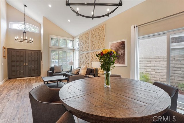 Image 12 of 52 For 450 Pesaro Street