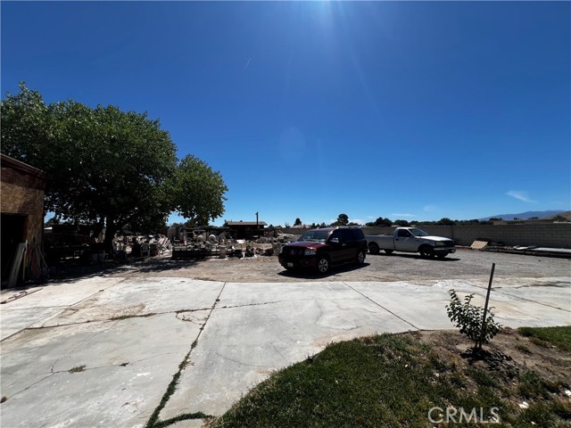 41060 158th E Street, Lake Los Angeles CA: https://media.crmls.org/medias/8052f87a-8d67-4dd3-9396-473c8d7dd0f4.jpg