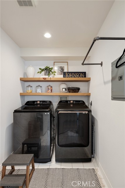 1111 Manhattan Ave, Hermosa Beach CA: https://media.crmls.org/medias/80532a38-fcdc-4ae9-ada9-654ef8f76d41.jpg