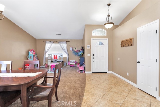 Detail Gallery Image 10 of 45 For 8957 Buckthorn Ave, Hesperia,  CA 92345 - 4 Beds | 2 Baths