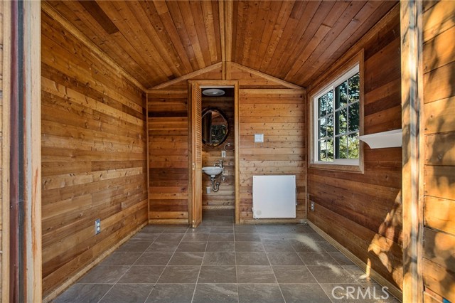 Detail Gallery Image 45 of 50 For 971 Grass Valley, Lake Arrowhead,  CA 92352 - 3 Beds | 4 Baths