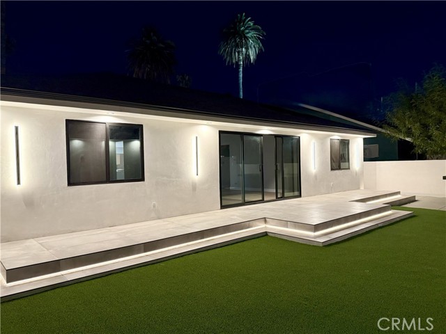 20522 Sherman Way, Winnetka CA: https://media.crmls.org/medias/8054ed38-a2b6-4d87-b82c-46b9ba69a0b9.jpg