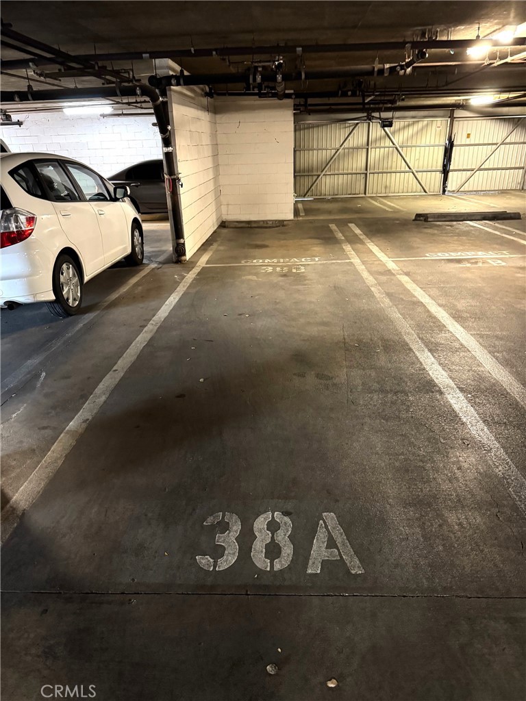 https://media.crmls.org/medias/8055e421-e7c3-4c71-8740-6d85423db244.jpg?preset=X-Large