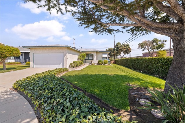 6345 Bigelow Street, Lakewood CA: https://media.crmls.org/medias/80561c48-f935-4593-8f9f-b6daab1c19f9.jpg