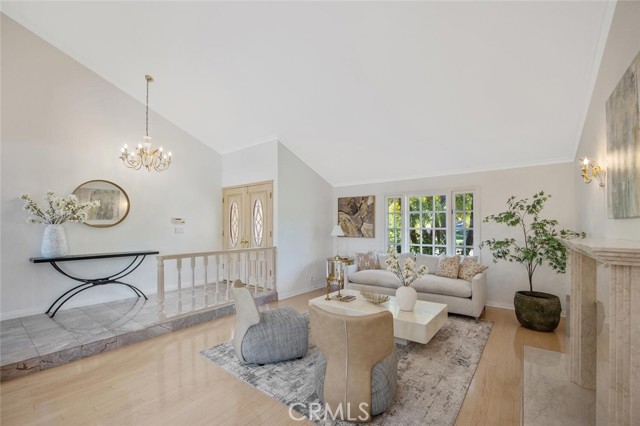 2039 Channelford Road, Westlake Village CA: https://media.crmls.org/medias/8056fb43-f623-495d-8c40-0bb8ca5dd781.jpg