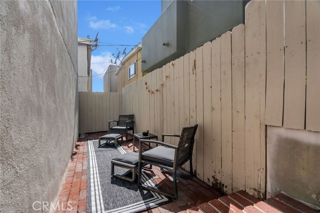 Detail Gallery Image 10 of 11 For 225 El Porto Street 227a,  Manhattan Beach,  CA 90266 - 1 Beds | 1 Baths
