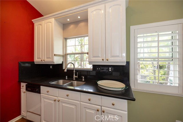 3352 Via Zara, Fallbrook CA: https://media.crmls.org/medias/8058c2c0-9b02-47b4-b007-344f447f50dd.jpg