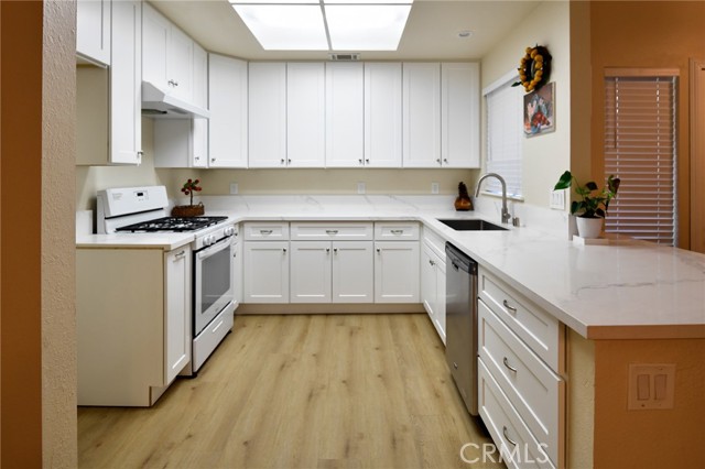 Detail Gallery Image 8 of 25 For 684 Parkview Drive, Lake Elsinore,  CA 92530 - 2 Beds | 1 Baths