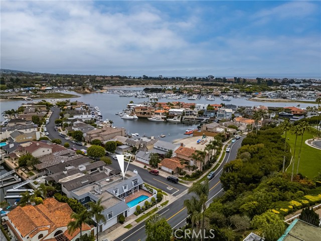 508 Evening Star Lane, Newport Beach CA: https://media.crmls.org/medias/80593a03-ed71-4bdf-b674-dfcf21f9c00e.jpg