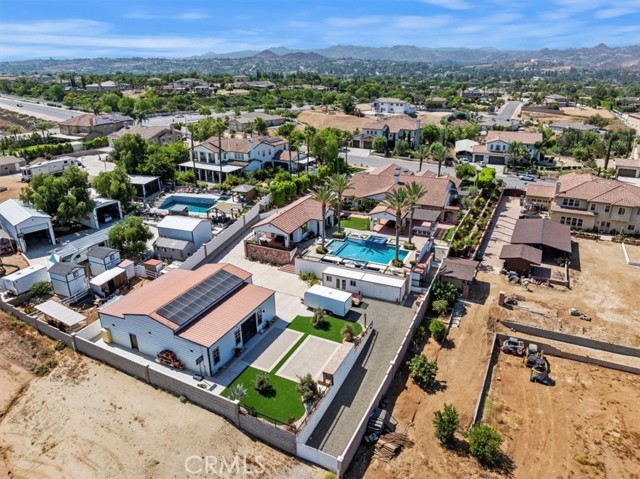 16850 Nandina Avenue, Riverside CA: https://media.crmls.org/medias/80598107-941c-4ddc-b9a9-8146d96c787d.jpg