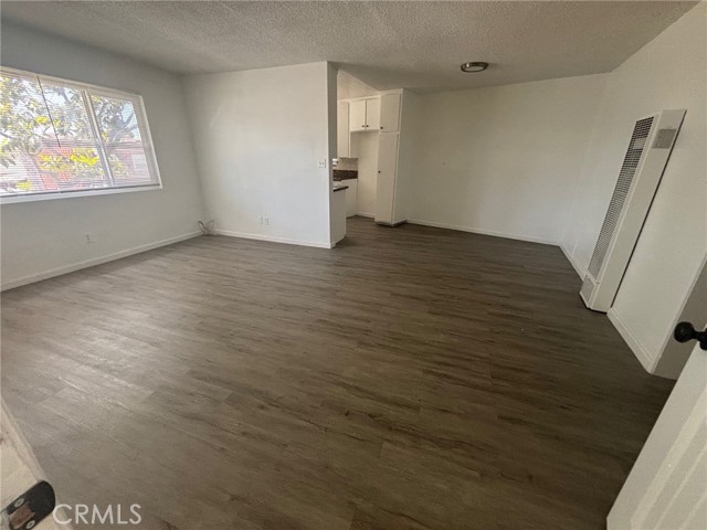 144 W Hillsdale Street, Inglewood CA: https://media.crmls.org/medias/805a3e52-5cb7-43cd-b3ca-dd0466a9c8a1.jpg