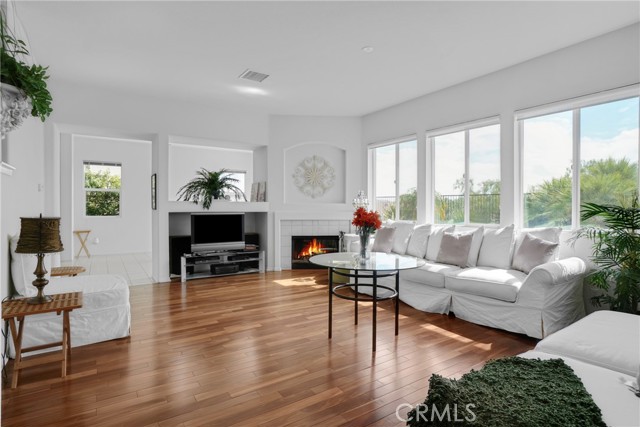 Detail Gallery Image 8 of 46 For 24306 via La Casa, Valencia,  CA 91354 - 4 Beds | 3 Baths