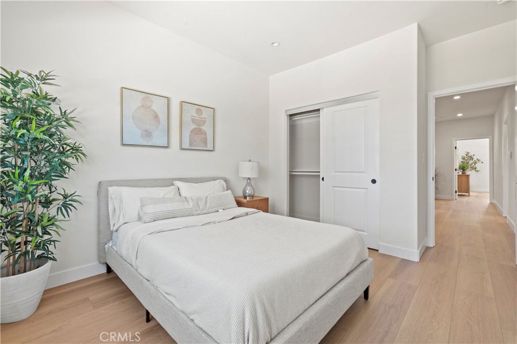 MLS #OC25253896 image #24