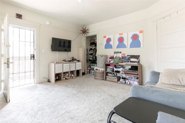 Detail Gallery Image 16 of 61 For 325 S Los Robles Ave, Pasadena,  CA 91101 - – Beds | – Baths