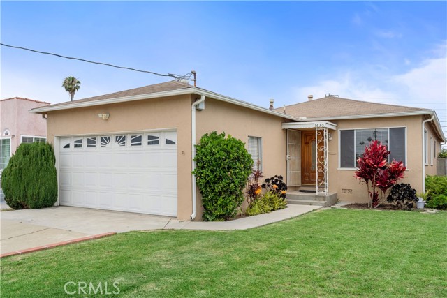 1630 Lakme Avenue, Wilmington CA: https://media.crmls.org/medias/805c7336-3b1e-44ba-a327-b7e71d055479.jpg
