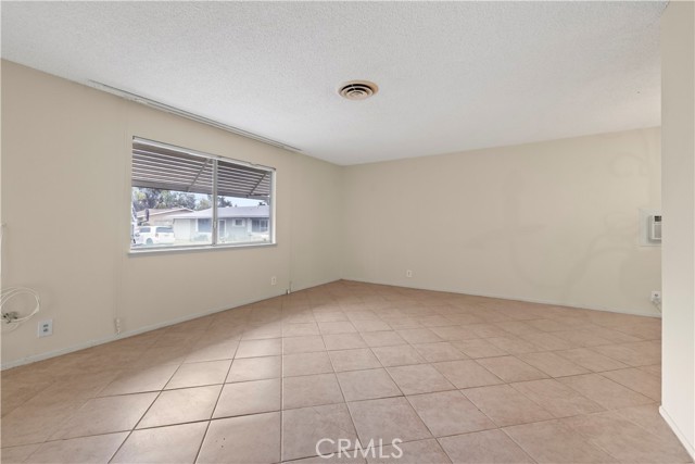 Detail Gallery Image 9 of 38 For 26079 Elderwood, Hemet,  CA 92544 - 2 Beds | 1 Baths