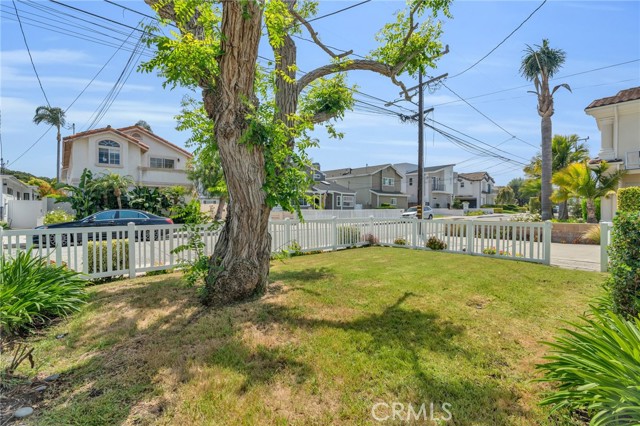 Detail Gallery Image 8 of 51 For 2213 Bataan Rd a,  Redondo Beach,  CA 90278 - 3 Beds | 2 Baths