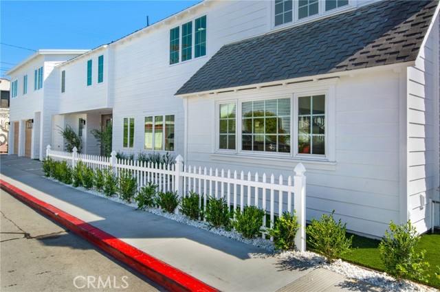 1103 Balboa Avenue, Newport Beach CA: https://media.crmls.org/medias/805dceb1-6f94-40b4-8c4b-500ee68d7cac.jpg