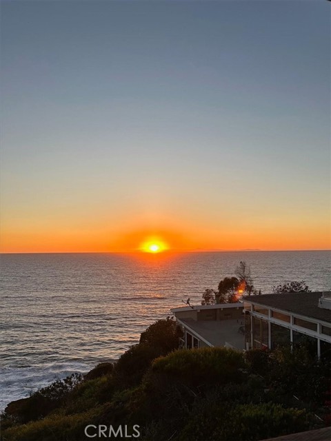 32051 Pacific Coast Highway, Laguna Beach CA: https://media.crmls.org/medias/805ddcbe-5e8a-4c96-af78-418469682f43.jpg