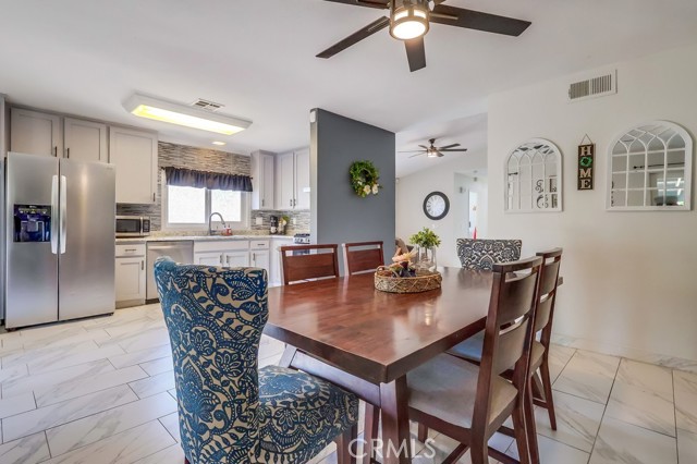 2846 Nandina Drive, Palmdale CA: https://media.crmls.org/medias/805e00b5-c1a0-45e5-8832-645e84dd97db.jpg