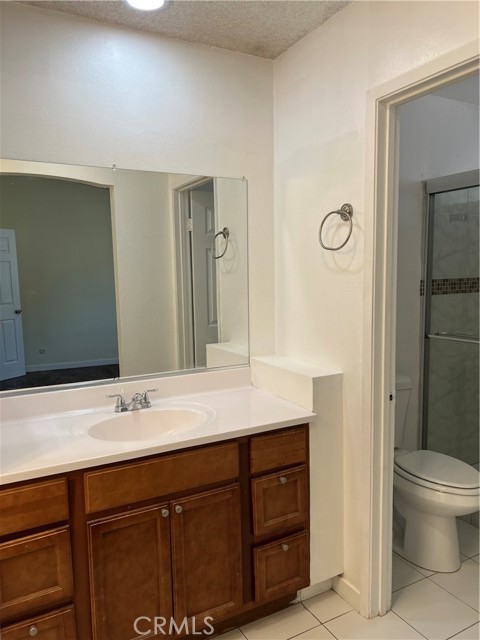 924 N Quince Avenue, Rialto CA: https://media.crmls.org/medias/80600a00-c370-4ea5-9519-f99de662be40.jpg