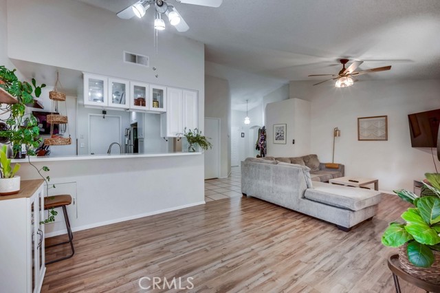 Detail Gallery Image 5 of 40 For 930 Countryside St, Hemet,  CA 92545 - 3 Beds | 2 Baths