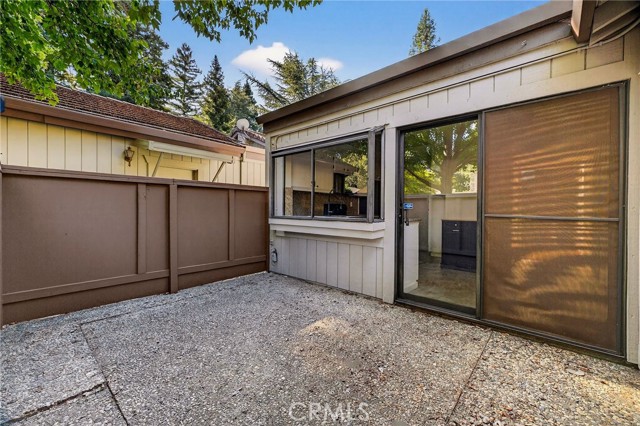 40 Pebblewood Pines Drive, Chico CA: https://media.crmls.org/medias/8060202d-b242-45a7-a5ac-d9b5b02e0cab.jpg