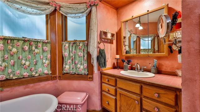 Detail Gallery Image 22 of 50 For 24083 Cresta Dr, Crestline,  CA 92325 - 4 Beds | 2/1 Baths