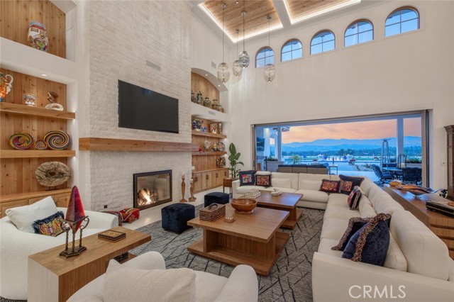 Detail Gallery Image 6 of 49 For 277 Crestview Ave, Camarillo,  CA 93010 - 5 Beds | 5/1 Baths
