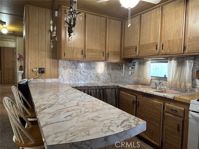 9080 Bloomfield Ave Avenue, Cypress CA: https://media.crmls.org/medias/806116d5-74c4-4476-9d6e-efa94970b3e3.jpg