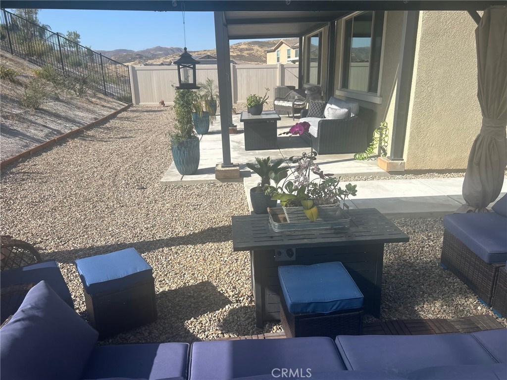 https://media.crmls.org/medias/806302a3-7770-438e-958e-3032dfd2e856.jpg?preset=X-Large