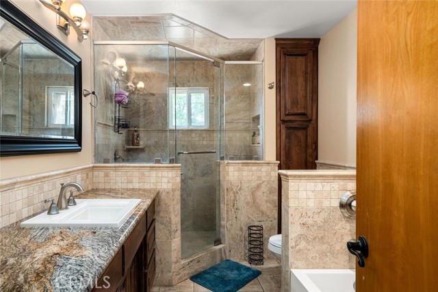 Detail Gallery Image 28 of 35 For 2211 Floral Ave, Chico,  CA 95926 - 4 Beds | 2 Baths