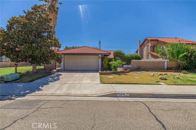 Detail Gallery Image 1 of 31 For 45219 Thornwood Ave, Lancaster,  CA 93534 - 3 Beds | 2 Baths