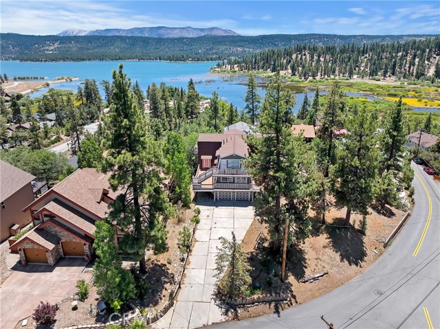 39325 Lodge Road, Fawnskin CA: https://media.crmls.org/medias/8063622b-39b0-4abd-b946-717296c79758.jpg