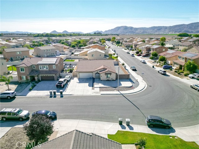 1676 Hayloft Pl, San Jacinto, CA 92582 photo 4