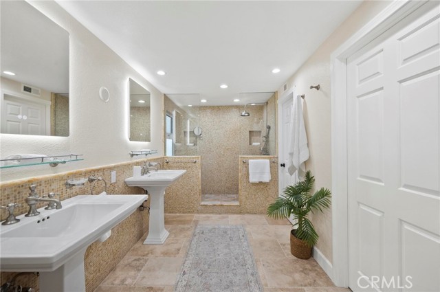 20516 Germain Street, Chatsworth CA: https://media.crmls.org/medias/80648caf-5885-477a-83f2-e22ec5a24da6.jpg