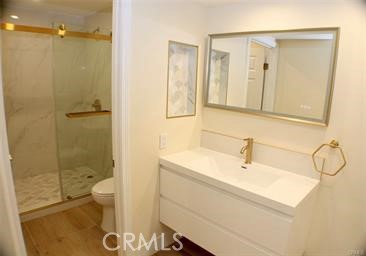 Detail Gallery Image 15 of 17 For 4675 Willis, Sherman Oaks,  CA 91403 - 2 Beds | 2 Baths