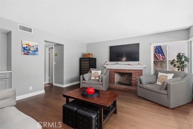 14801 Mayten Avenue, Irvine CA: https://media.crmls.org/medias/8064bfbd-8eb3-4684-ab25-2f96f395072a.jpg