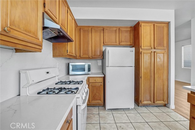 Detail Gallery Image 16 of 32 For 27231 Marisa Dr, Canyon Country,  CA 91387 - 4 Beds | 3 Baths