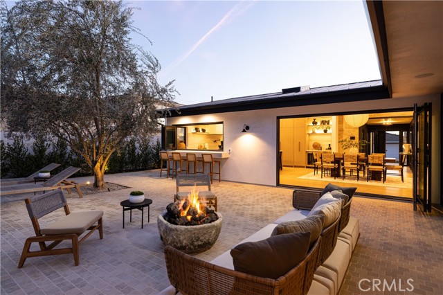 Detail Gallery Image 3 of 50 For 1524 Dolphin Ter, Corona Del Mar,  CA 92625 - 3 Beds | 3/1 Baths