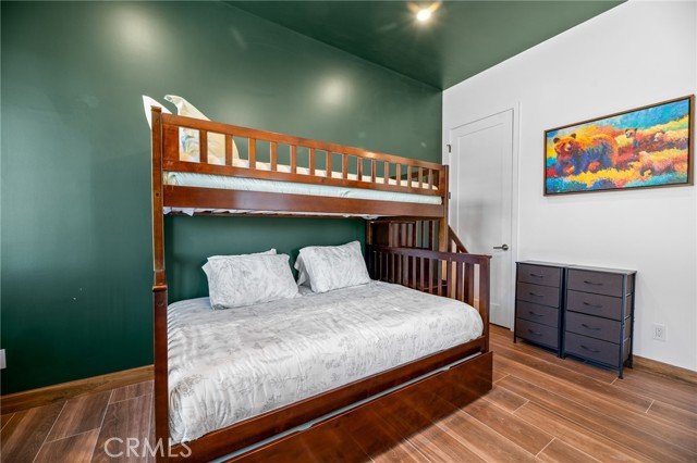 807 Cameron Drive, Big Bear Lake, CA 92315