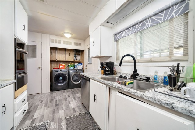 1512 E 5th Street, Ontario CA: https://media.crmls.org/medias/8065c9b4-b5f0-442d-88a1-114474ac6a94.jpg