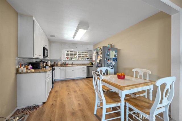 1380 Longbranch Avenue, Grover Beach CA: https://media.crmls.org/medias/8065dd57-fae2-47f8-aacc-bb7adcb5355c.jpg