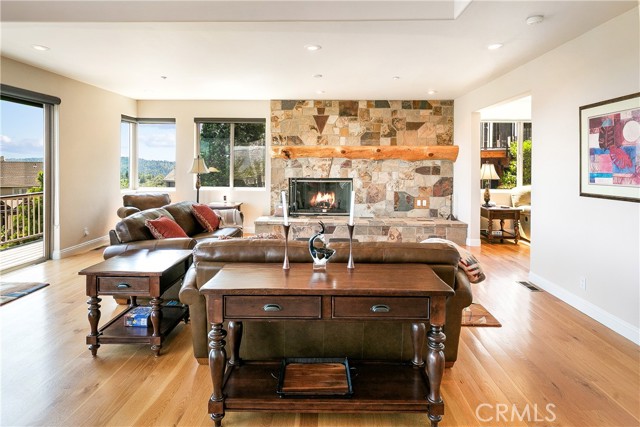 Detail Gallery Image 11 of 40 For 27692 Caribou Dr, Lake Arrowhead,  CA 92352 - 4 Beds | 2/1 Baths