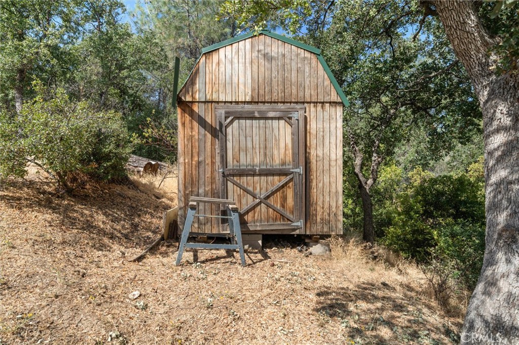 https://media.crmls.org/medias/80668623-20d5-4d2f-865e-1b03ead09f4c.jpg?preset=X-Large