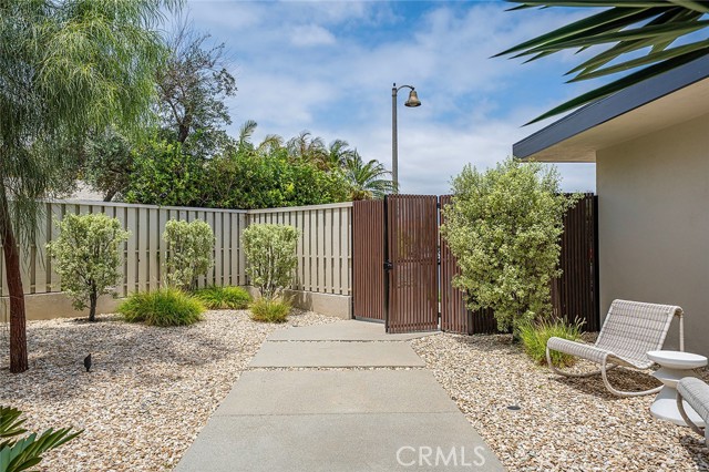 6360 E Vera Crest Drive, Long Beach CA: https://media.crmls.org/medias/8066b253-df24-4566-a6d4-f97328f90e20.jpg