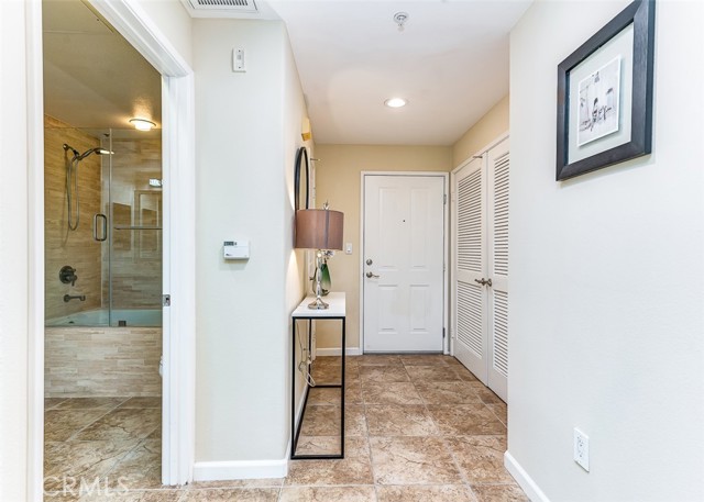 Detail Gallery Image 14 of 30 For 3221 Watermarke Pl, Irvine,  CA 92612 - 2 Beds | 2 Baths