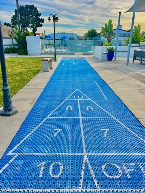 Detail Gallery Image 33 of 41 For 118 Yorktown, Newport Beach,  CA 92660 - 3 Beds | 2 Baths